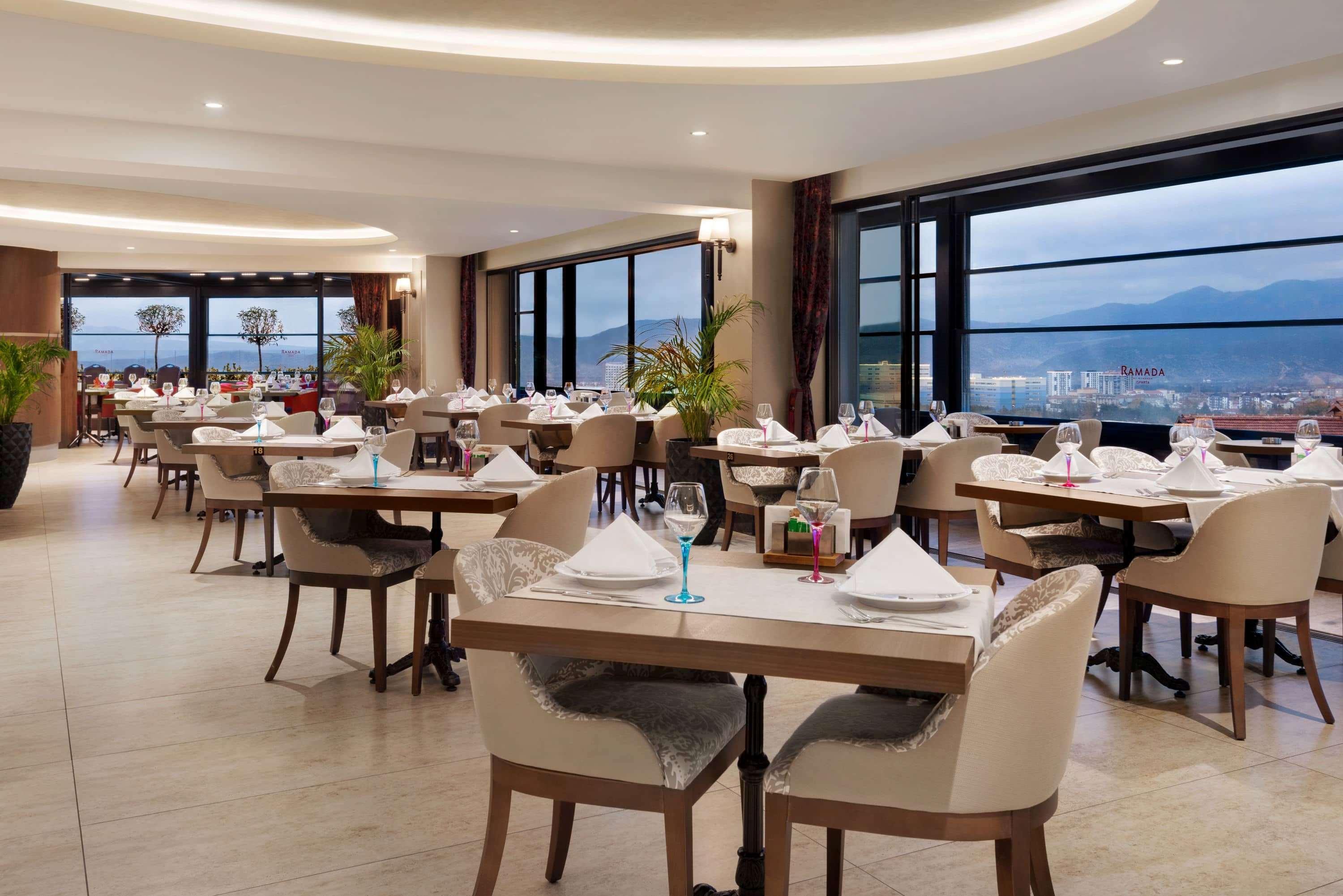 Ramada By Wyndham Isparta Eksteriør billede