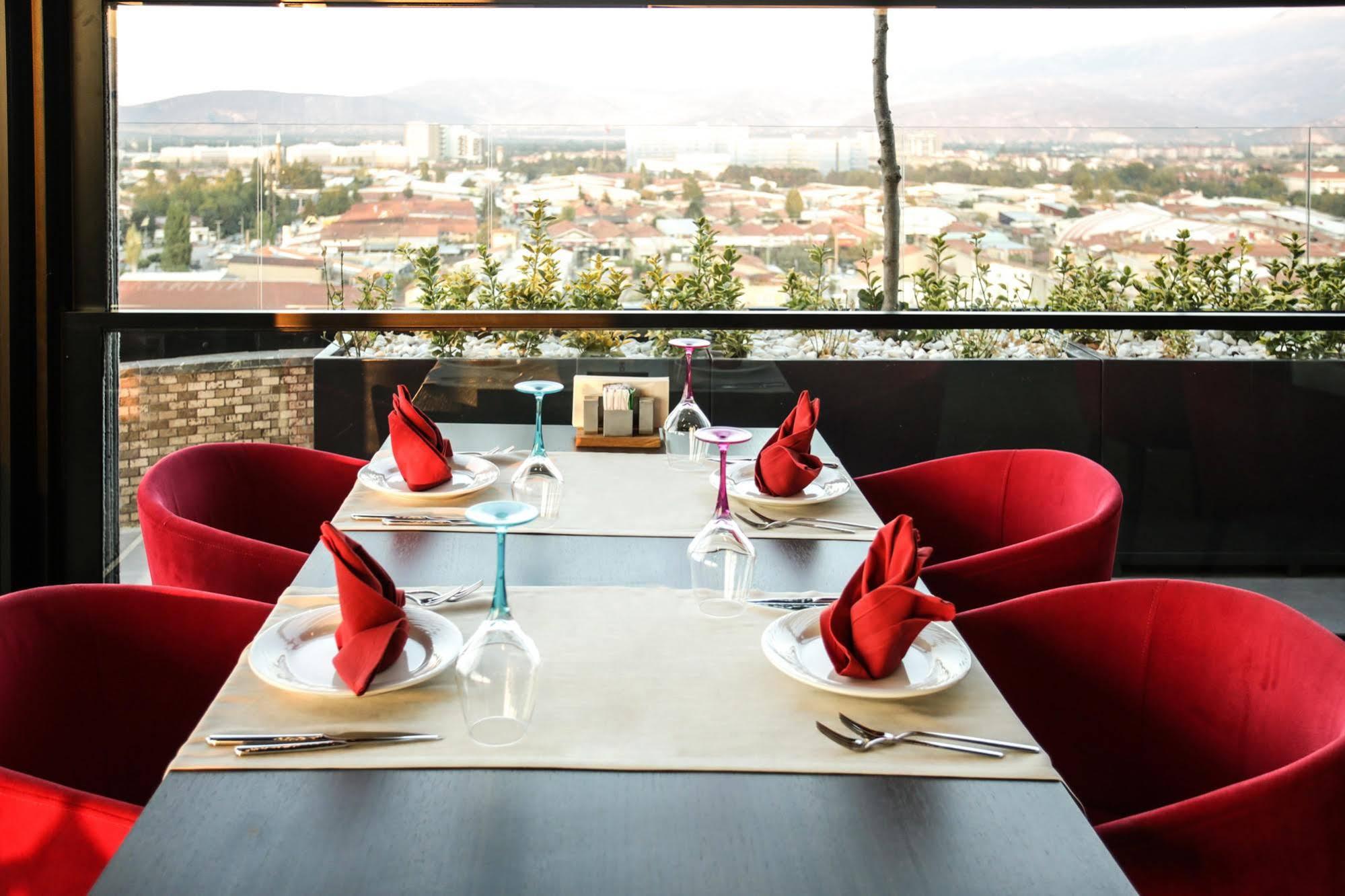 Ramada By Wyndham Isparta Eksteriør billede